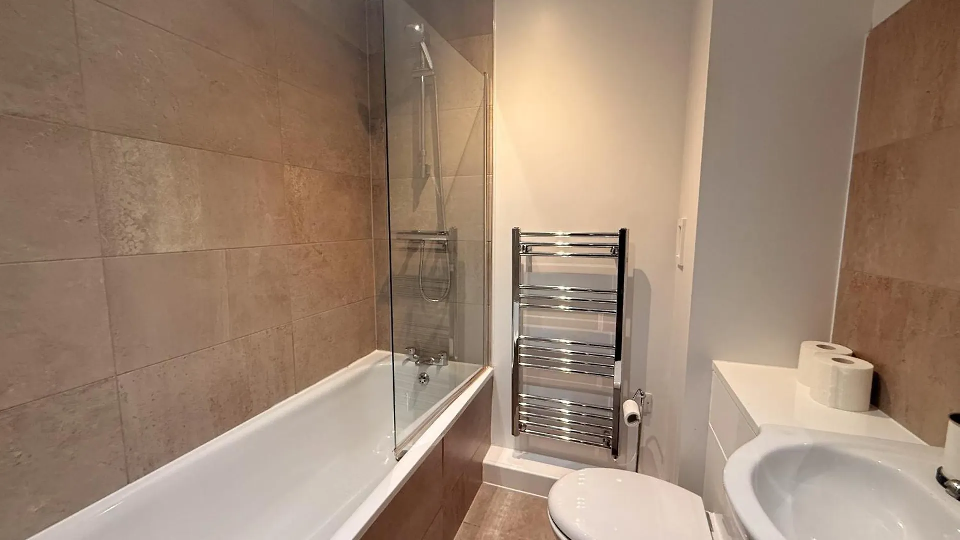 Newcastle Quayside Apartment With Parking