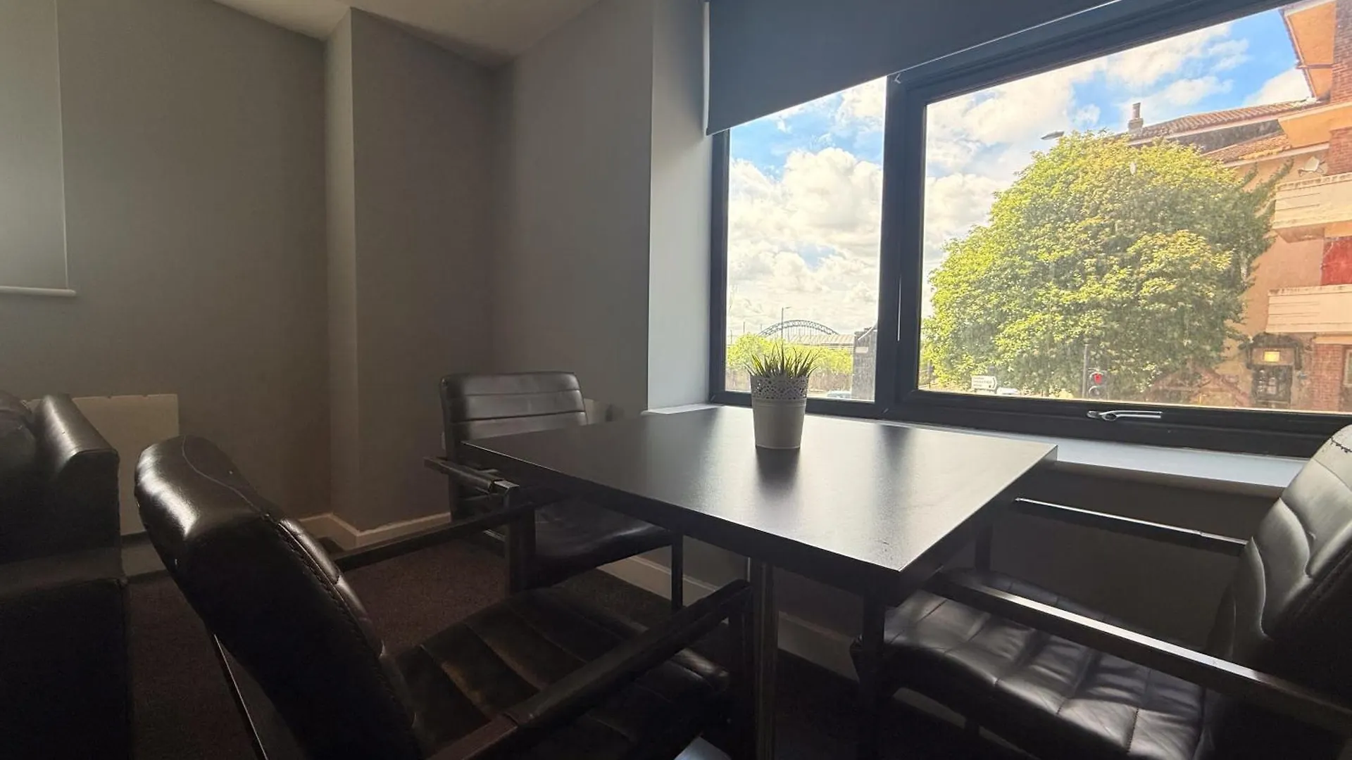 Newcastle Quayside Apartment With Parking